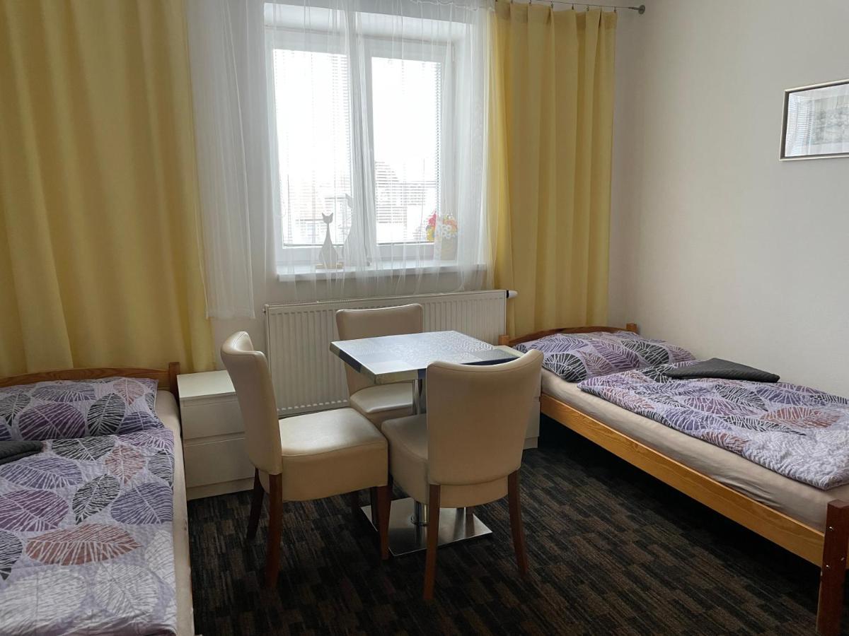 Cetnicka Stanice Hluboka Hluboká nad Vltavou Exteriör bild
