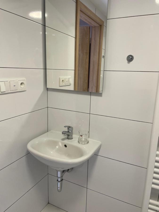 Cetnicka Stanice Hluboka Hluboká nad Vltavou Exteriör bild